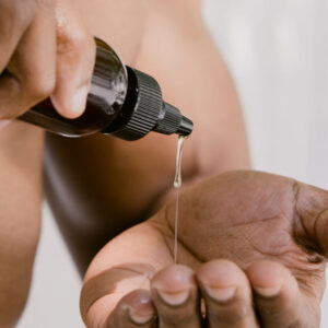 The Pour of Donata Skinfood Body Oil